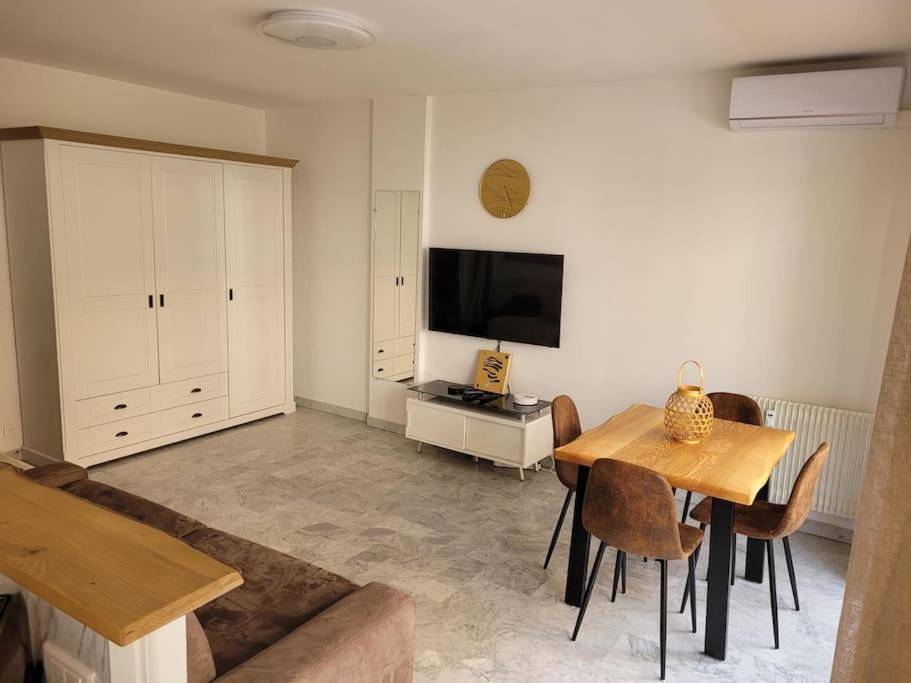 Studio Entre Plages Et Monaco Climatise Parking Roquebrune-Cap-Martin Kültér fotó